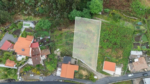 Moradia T3 para Venda em Fonte Arcada e Oliveira