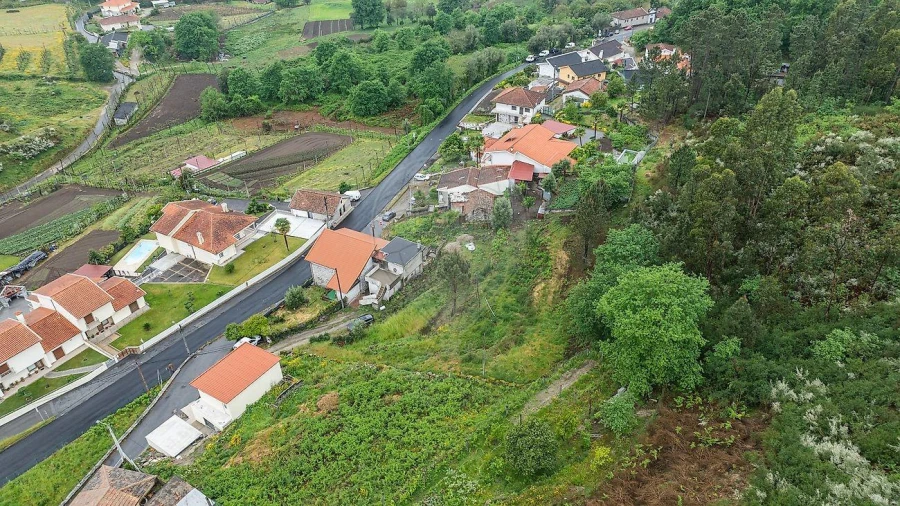 Moradia T3 para Venda em Fonte Arcada e Oliveira Foto 12