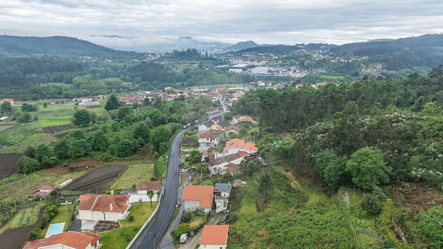Moradia T3 para Venda em Fonte Arcada e Oliveira Foto 13