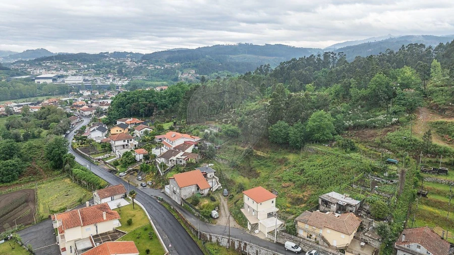 Moradia T3 para Venda em Fonte Arcada e Oliveira Foto 14