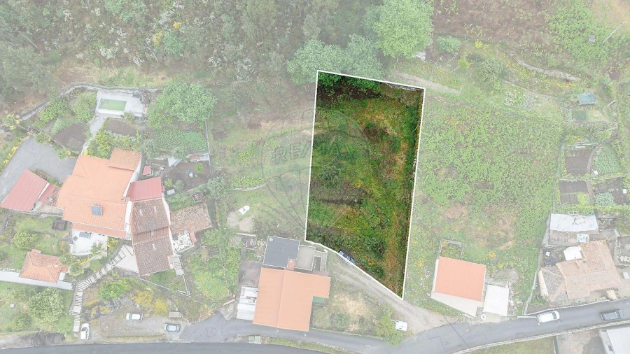 Moradia T3 para Venda em Fonte Arcada e Oliveira Foto 22