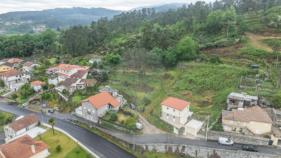 Moradia T3 para Venda em Fonte Arcada e Oliveira Foto 7