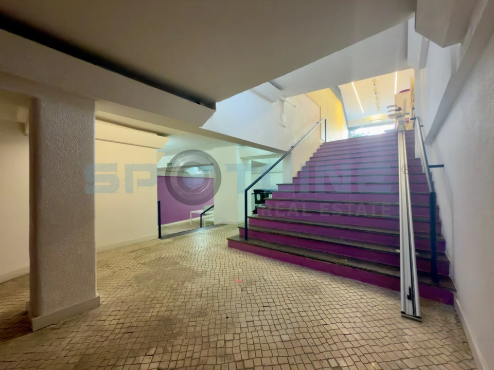 Loja para Arrendamento em Alvalade Foto 1