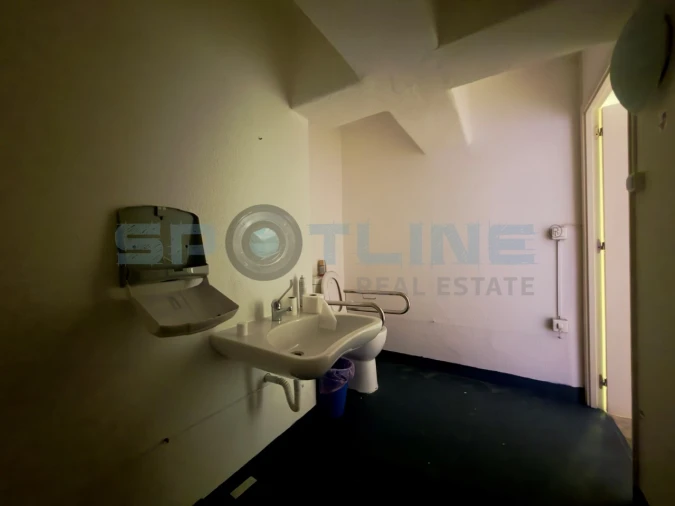 Loja para Arrendamento em Alvalade Foto 24