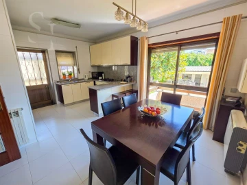 Moradia T4 para Venda em Alfena