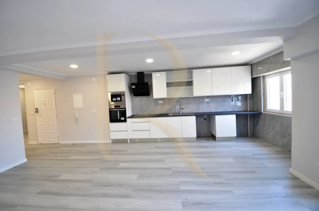 Apartamento T4 para Venda em Amora Foto 4