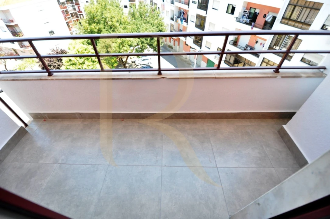 Apartamento T4 para Venda em Amora Foto 6