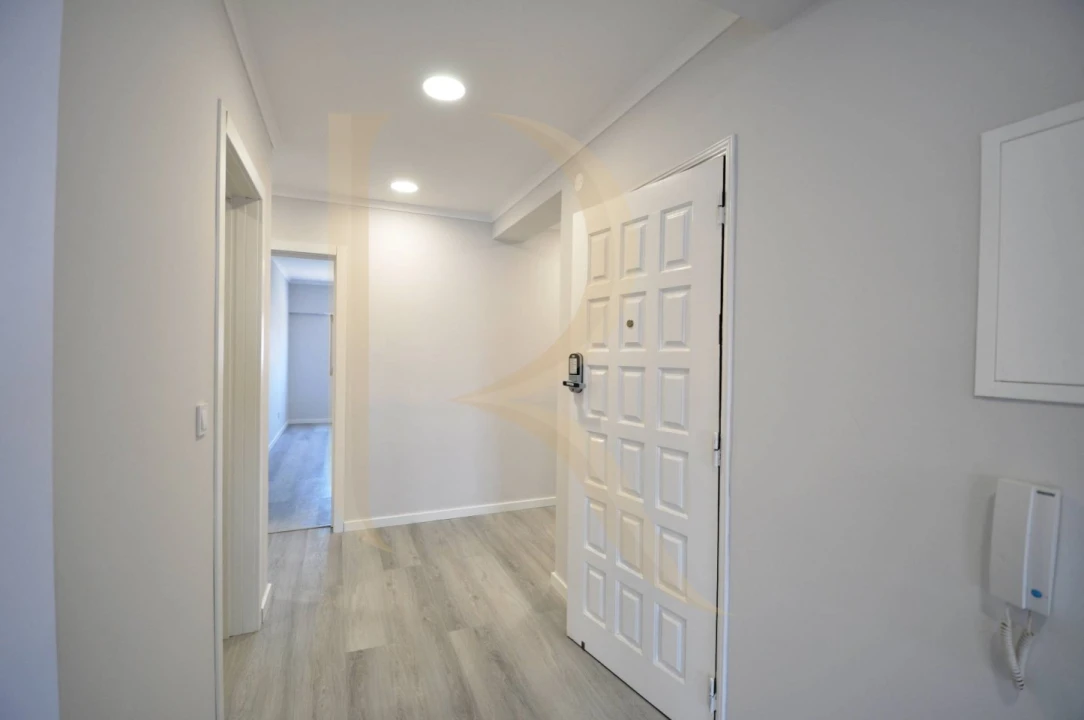 Apartamento T4 para Venda em Amora Foto 9