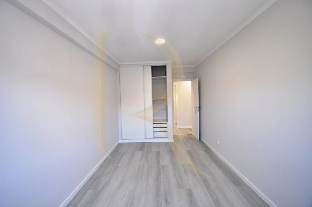 Apartamento T4 para Venda em Amora Foto 12