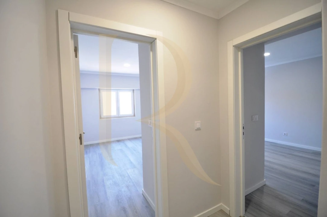 Apartamento T4 para Venda em Amora Foto 14