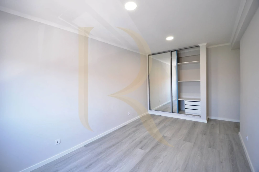 Apartamento T4 para Venda em Amora Foto 16