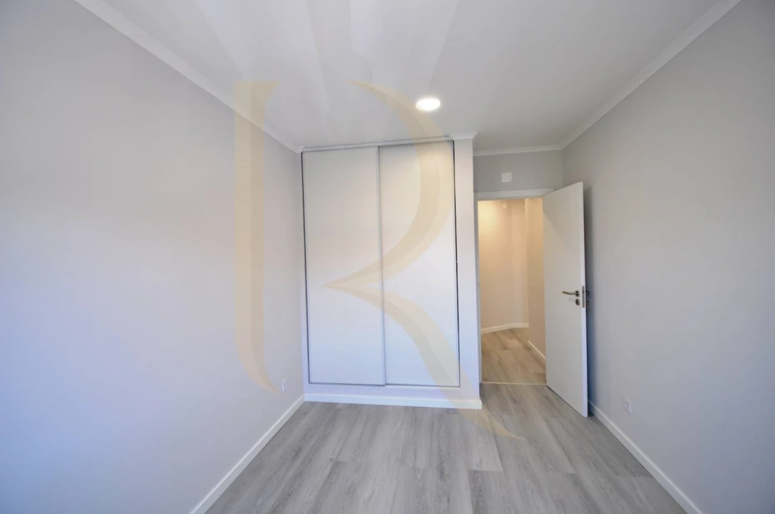 Apartamento T4 para Venda em Amora Foto 19