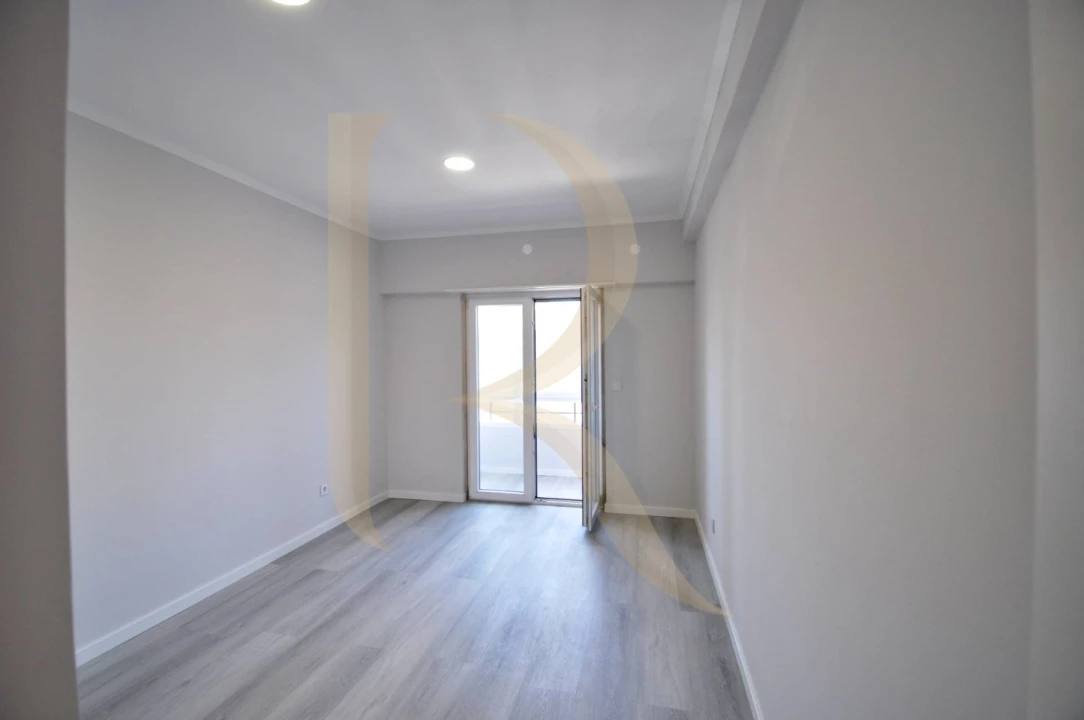 Apartamento T4 para Venda em Amora Foto 21
