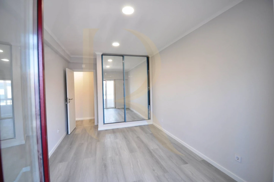 Apartamento T4 para Venda em Amora Foto 24
