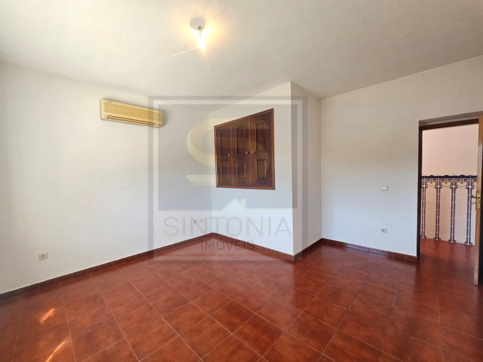 Moradia T3 para Venda em Igreja Nova e Cheleiros Foto 10