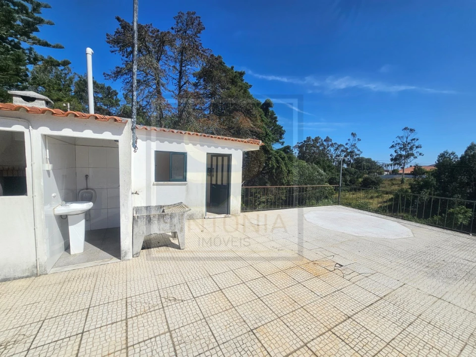 Moradia T3 para Venda em Igreja Nova e Cheleiros Foto 23