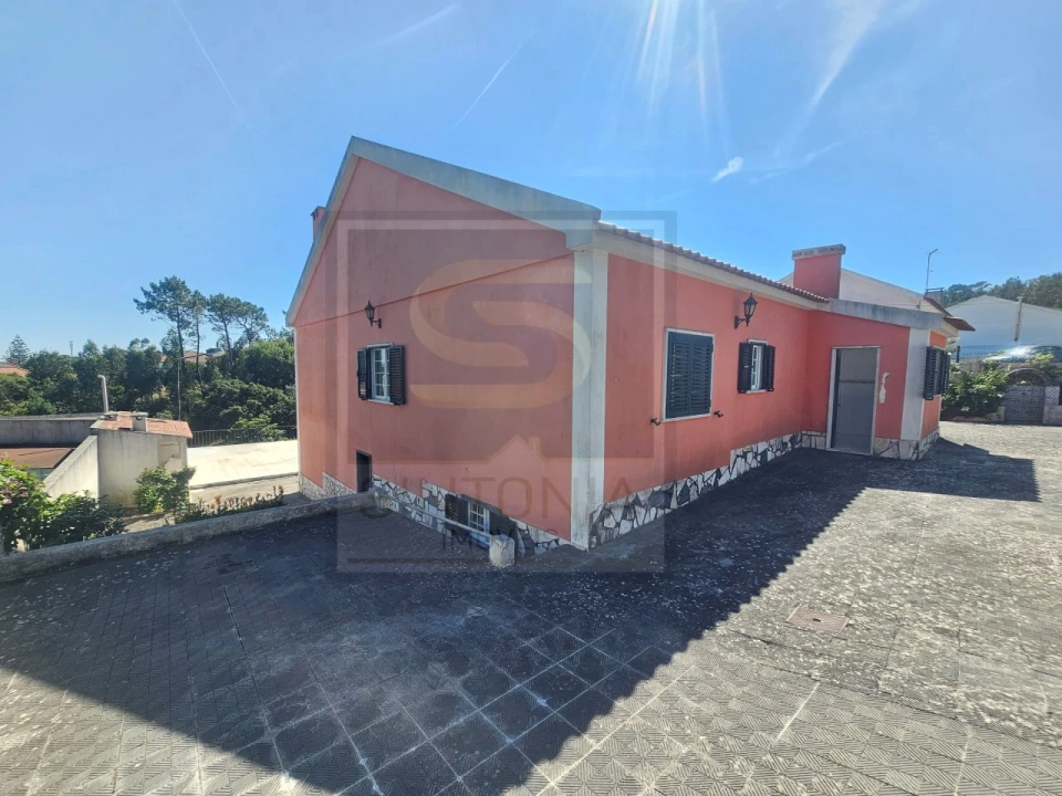 Moradia T3 para Venda em Igreja Nova e Cheleiros Foto 25