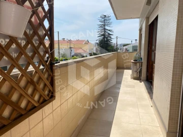 Apartamento T2 para Venda em Costa da Caparica