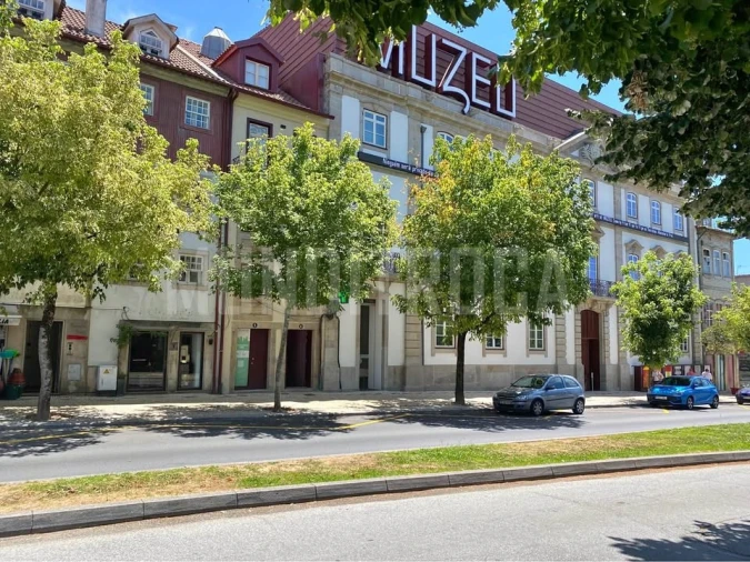 Loja para Arrendamento em Braga (São José de São Lázaro e São João do Souto) Foto 8