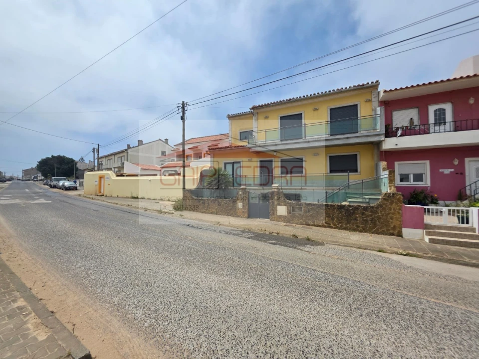 Moradia T4 para Venda em Atouguia da Baleia Foto 34