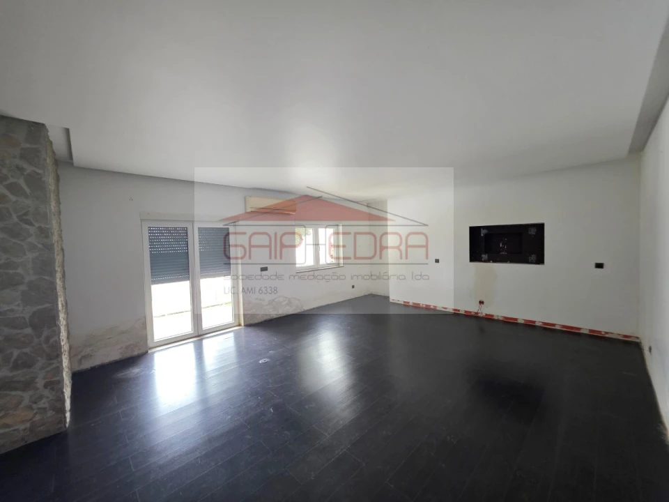 Moradia T4 para Venda em Atouguia da Baleia Foto 16