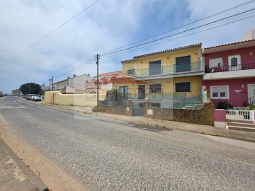 Moradia T4 para Venda em Atouguia da Baleia