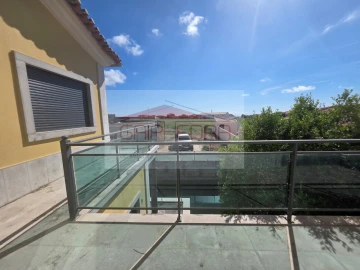 Moradia T4 para Venda em Atouguia da Baleia