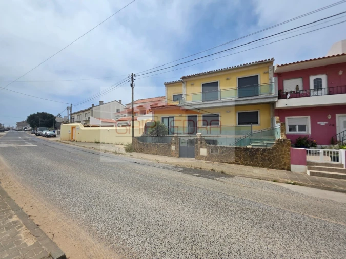 Moradia T4 para Venda em Atouguia da Baleia Foto 34