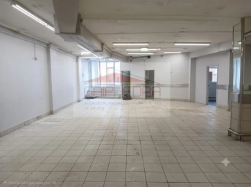 Loja para Arrendamento em Gondomar (São Cosme), Valbom e Jovim