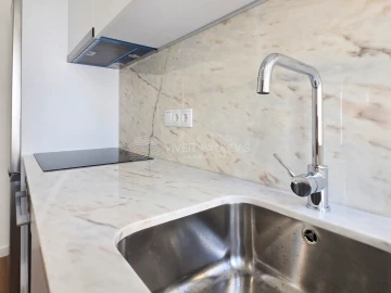 Moradia T1 para Venda em Paranhos
