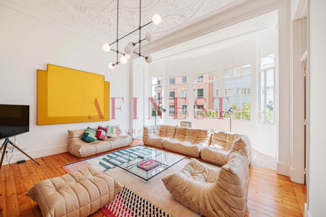 Apartamento T4 para Arrendamento em Santo António Foto 3