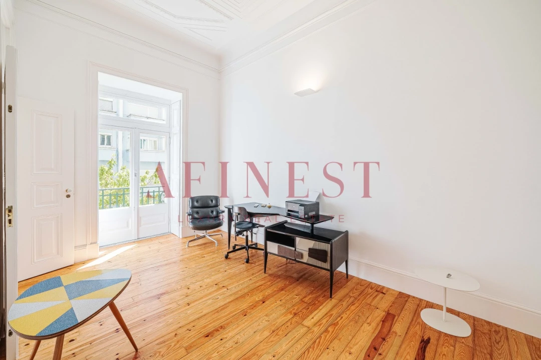 Apartamento T4 para Arrendamento em Santo António Foto 7