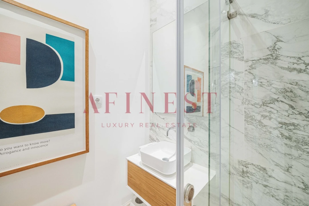 Apartamento T4 para Arrendamento em Santo António Foto 23