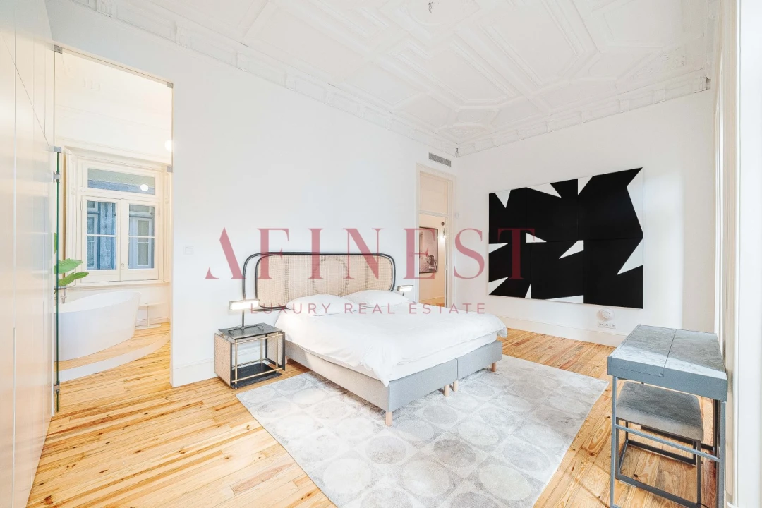 Apartamento T4 para Arrendamento em Santo António Foto 31