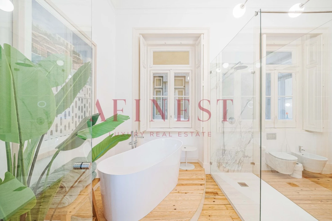 Apartamento T4 para Arrendamento em Santo António Foto 32