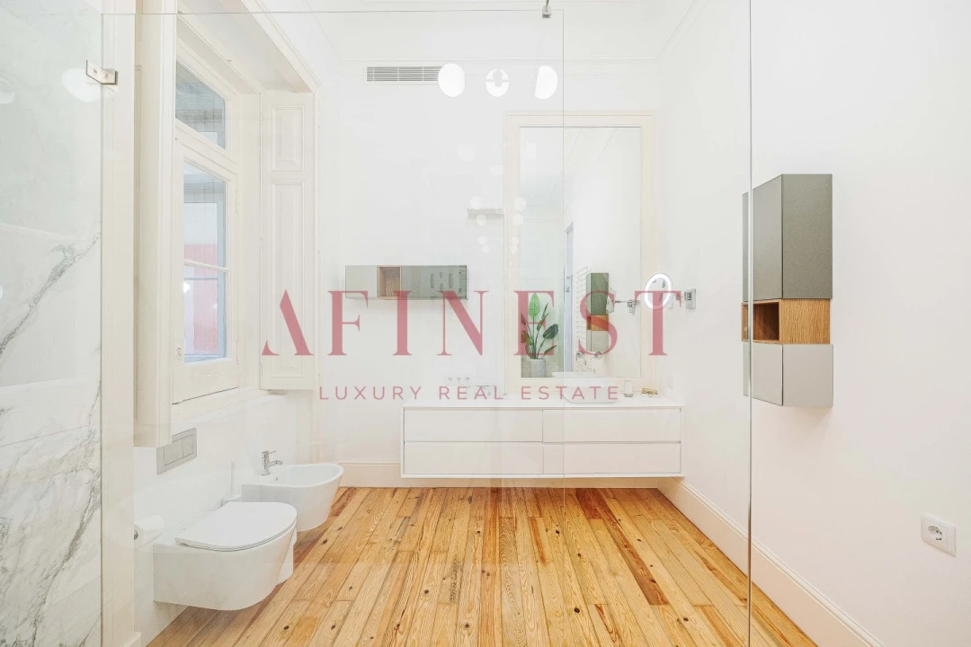 Apartamento T4 para Arrendamento em Santo António Foto 38