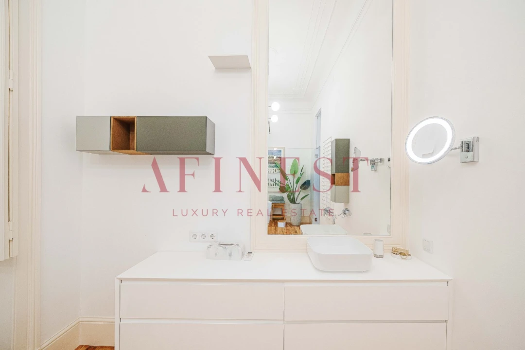 Apartamento T4 para Arrendamento em Santo António Foto 39