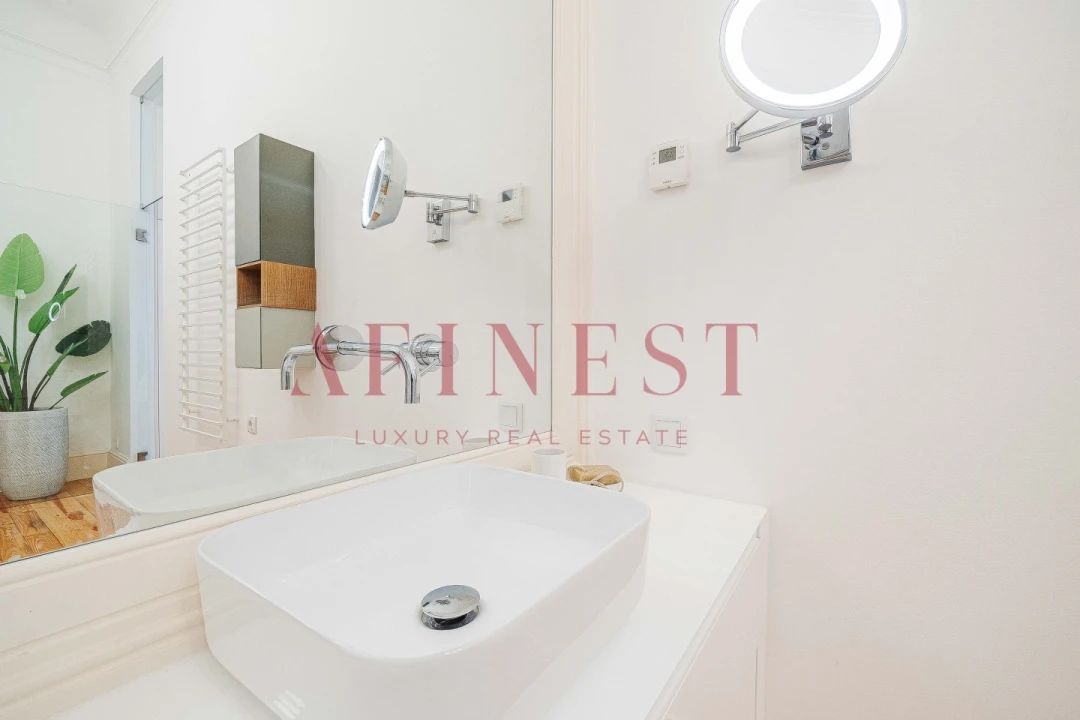 Apartamento T4 para Arrendamento em Santo António Foto 41