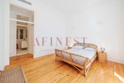 Apartamento T4 para Arrendamento em Santo António