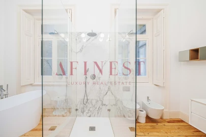 Apartamento T4 para Arrendamento em Santo António