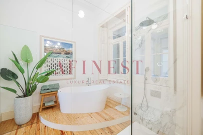 Apartamento T4 para Arrendamento em Santo António