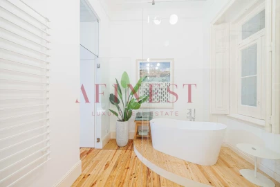 Apartamento T4 para Arrendamento em Santo António