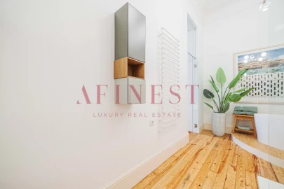 Apartamento T4 para Arrendamento em Santo António