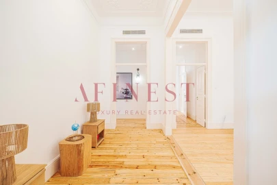 Apartamento T4 para Arrendamento em Santo António
