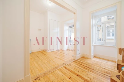 Apartamento T4 para Arrendamento em Santo António