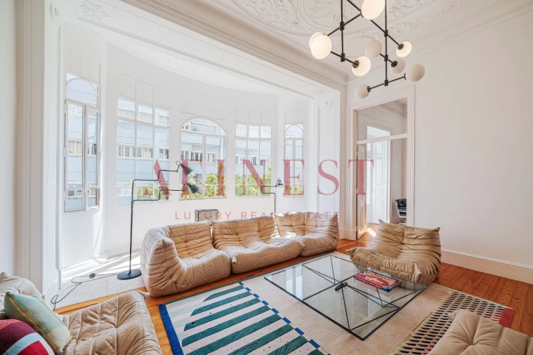 Apartamento T4 para Arrendamento em Santo António Foto 2