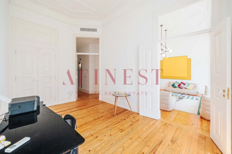 Apartamento T4 para Arrendamento em Santo António Foto 8
