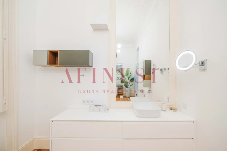 Apartamento T4 para Arrendamento em Santo António Foto 39