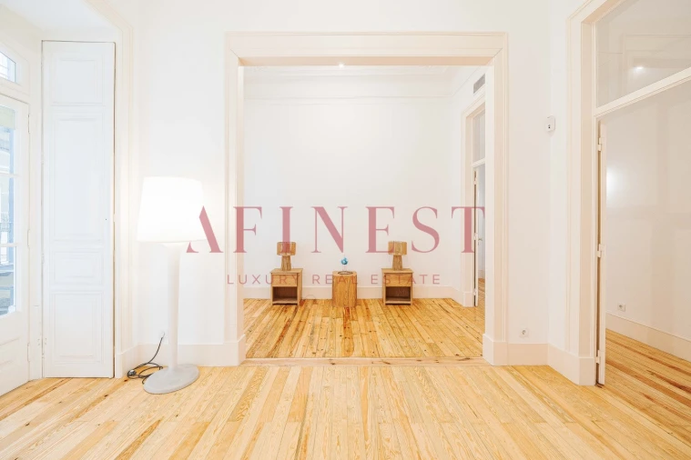 Apartamento T4 para Arrendamento em Santo António Foto 48
