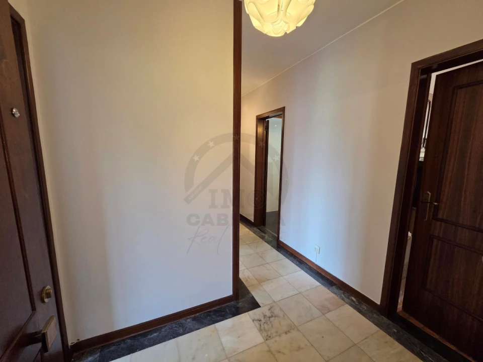 Apartamento T2 para Venda em São Martinho Foto 5